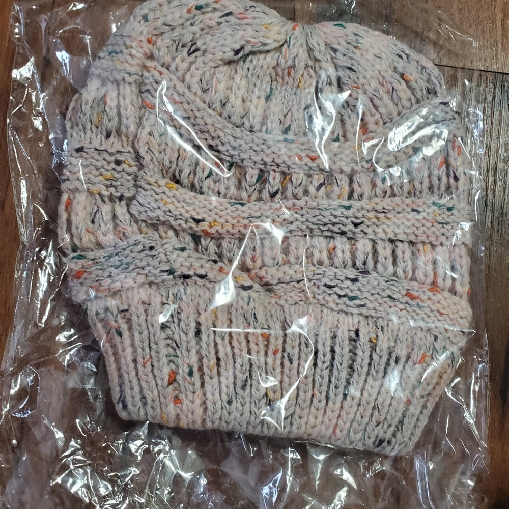 IVORY PONYTAIL BEANIE
